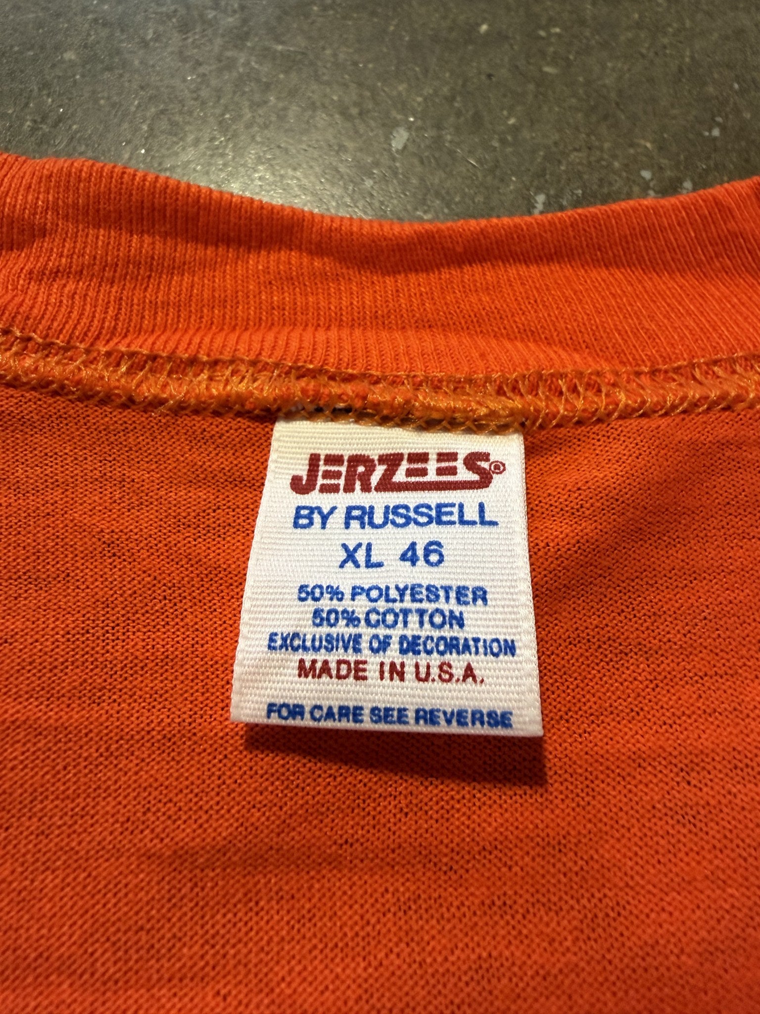 Football arc (Orange) - neck tag