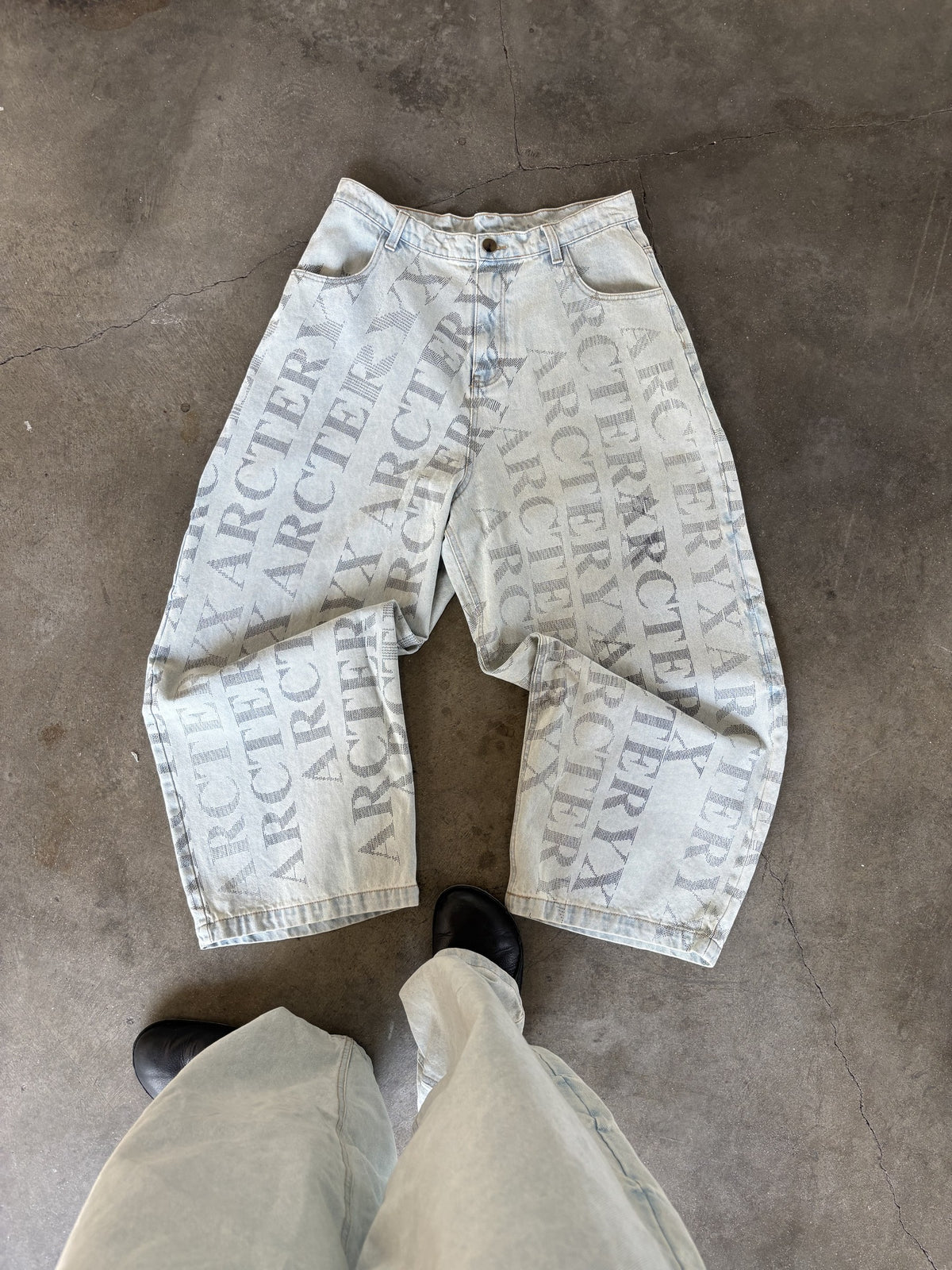 Shaka Print Gun 1 of 1 No. 07 Balloon Denim Pants, Waist 34, front